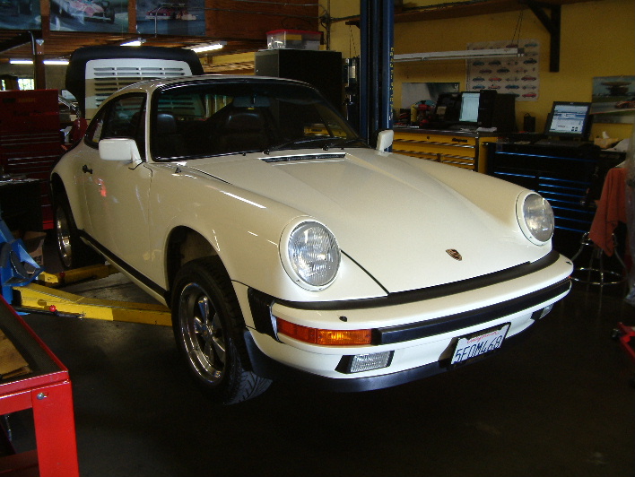 1984 Porsche 911 Carrera.